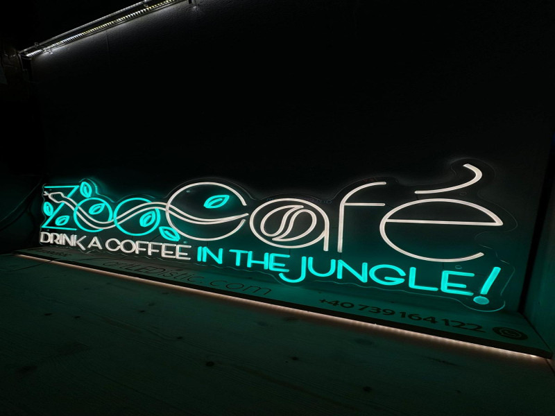 Animăluțe, cafea și… un strop de lumină! Toate la Zoo Cafe!