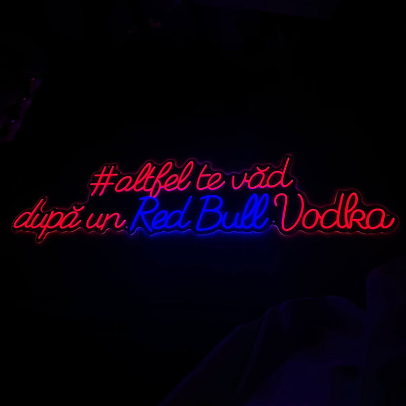 Altfel te vad dupa un Red Bull Vodka