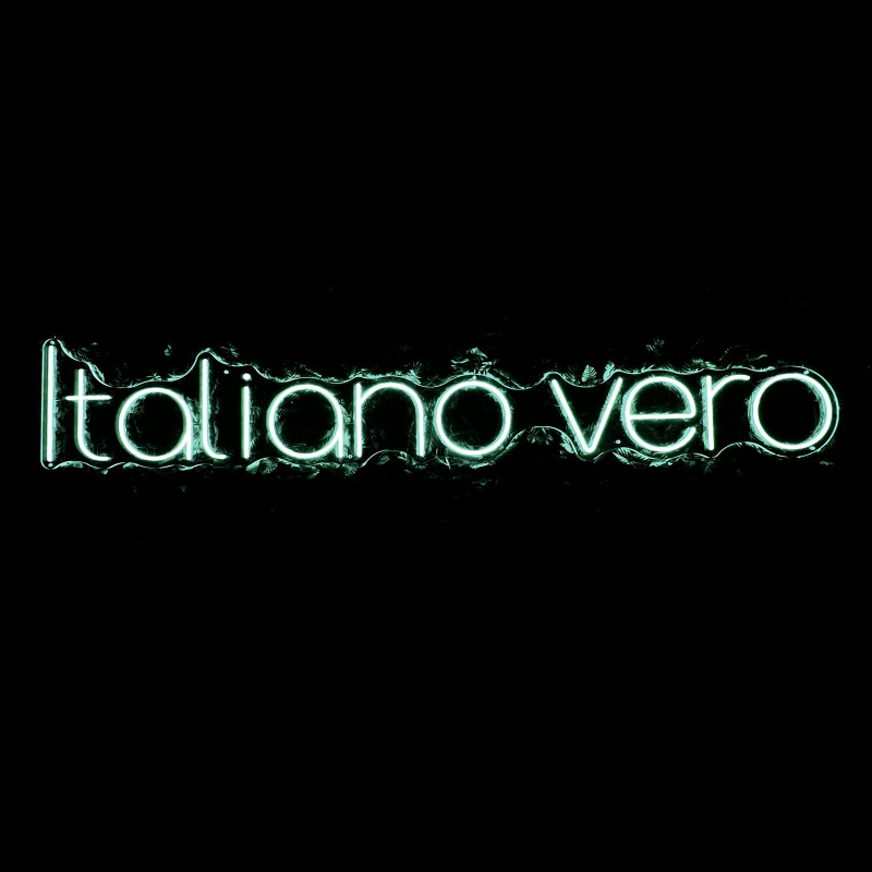 Italiano Vero — insegna LED neon personalizzata (logo/statement)