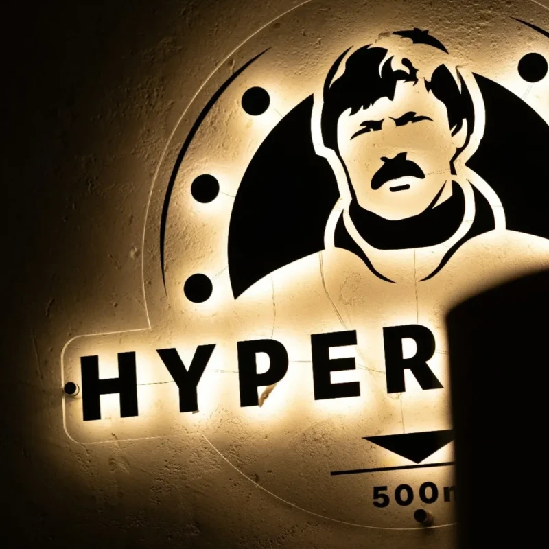 HYPERBARE