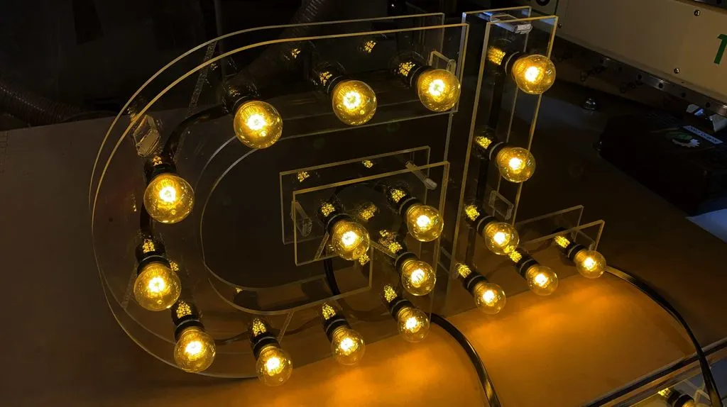 Litere Volumetrice Luminoase din Plexiglass 70 CM