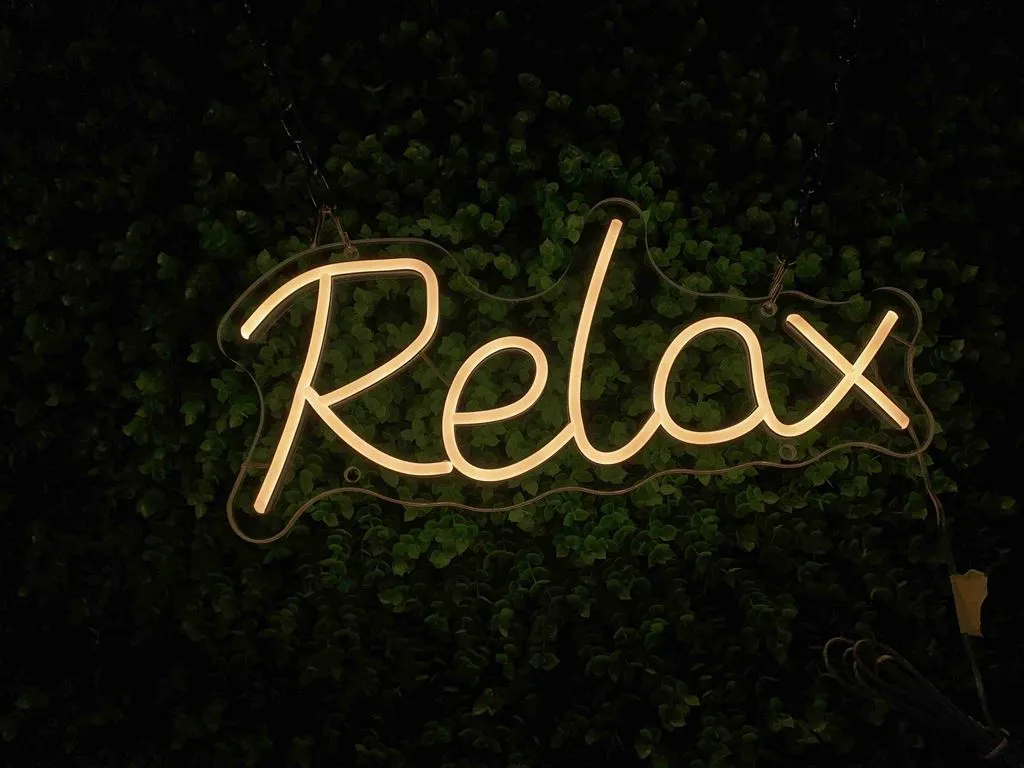 Relax - Semn Luminos LED Neon de Inchiriat