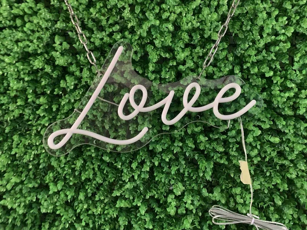 Love - Semn Luminos LED Neon de Inchiriat