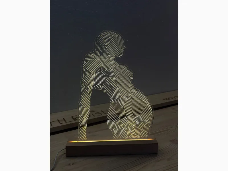 Shilouette by Constantin - Semn Luminos Gravat in Plexiglas pe Baza Lemn