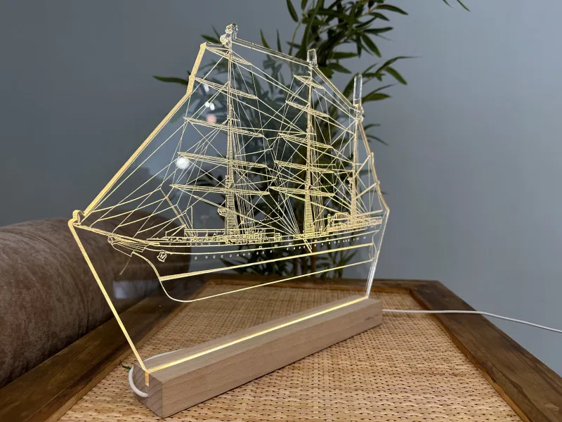 Bricul Mircea - Semn Luminos Gravat in Plexiglas pe Baza Lemn