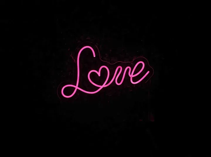 Love - Semn Luminos LED Neon