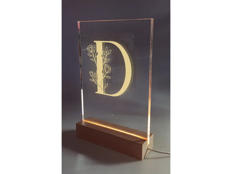 Initiala Ta Gravata - Semn Luminos Gravat in Plexiglas pe Baza Lemn