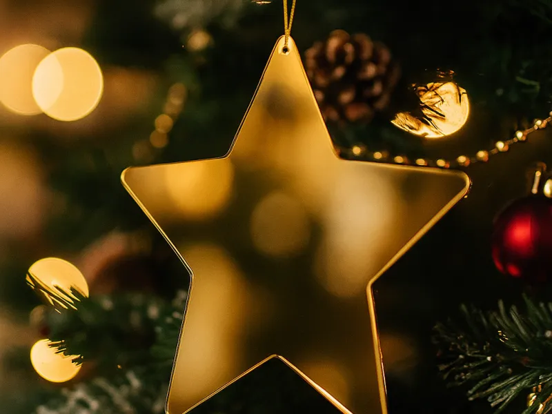 Decorațiune în formă de stea din plexiglas – Ornament elegant pentru bradul de Crăciun, 14 cm