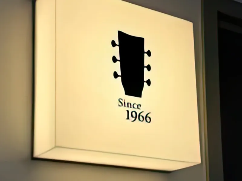 Cutie luminoasă personalizată