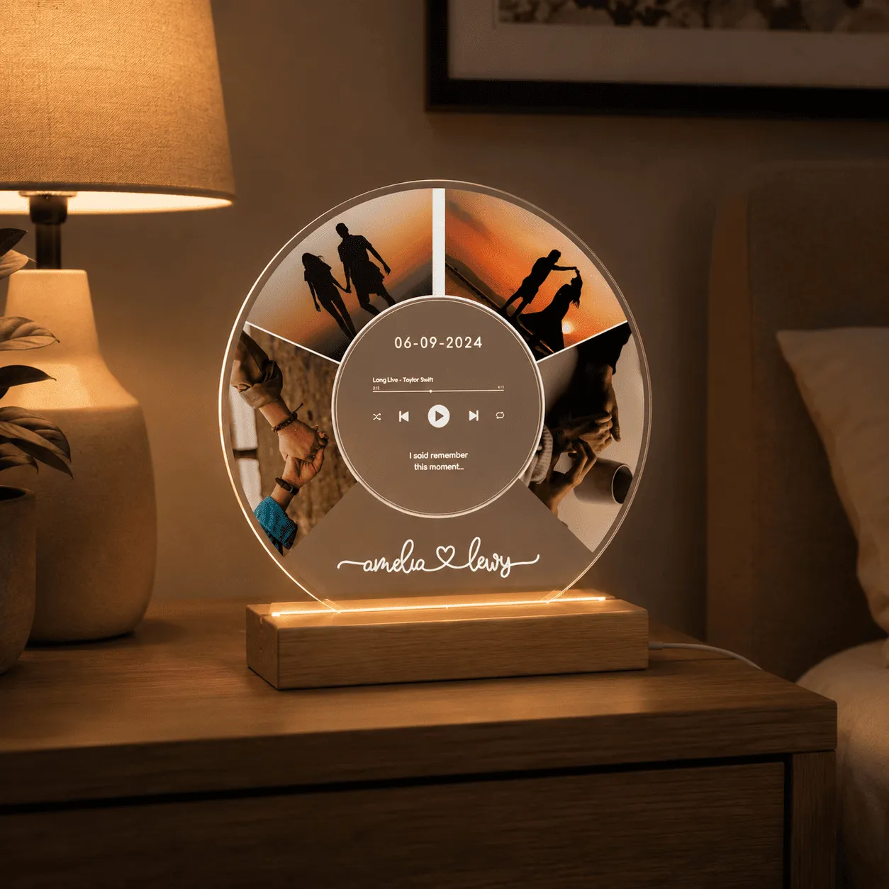Tablou luminos personalizat cu fotografii, melodie și bază din lemn natur – 40 cm