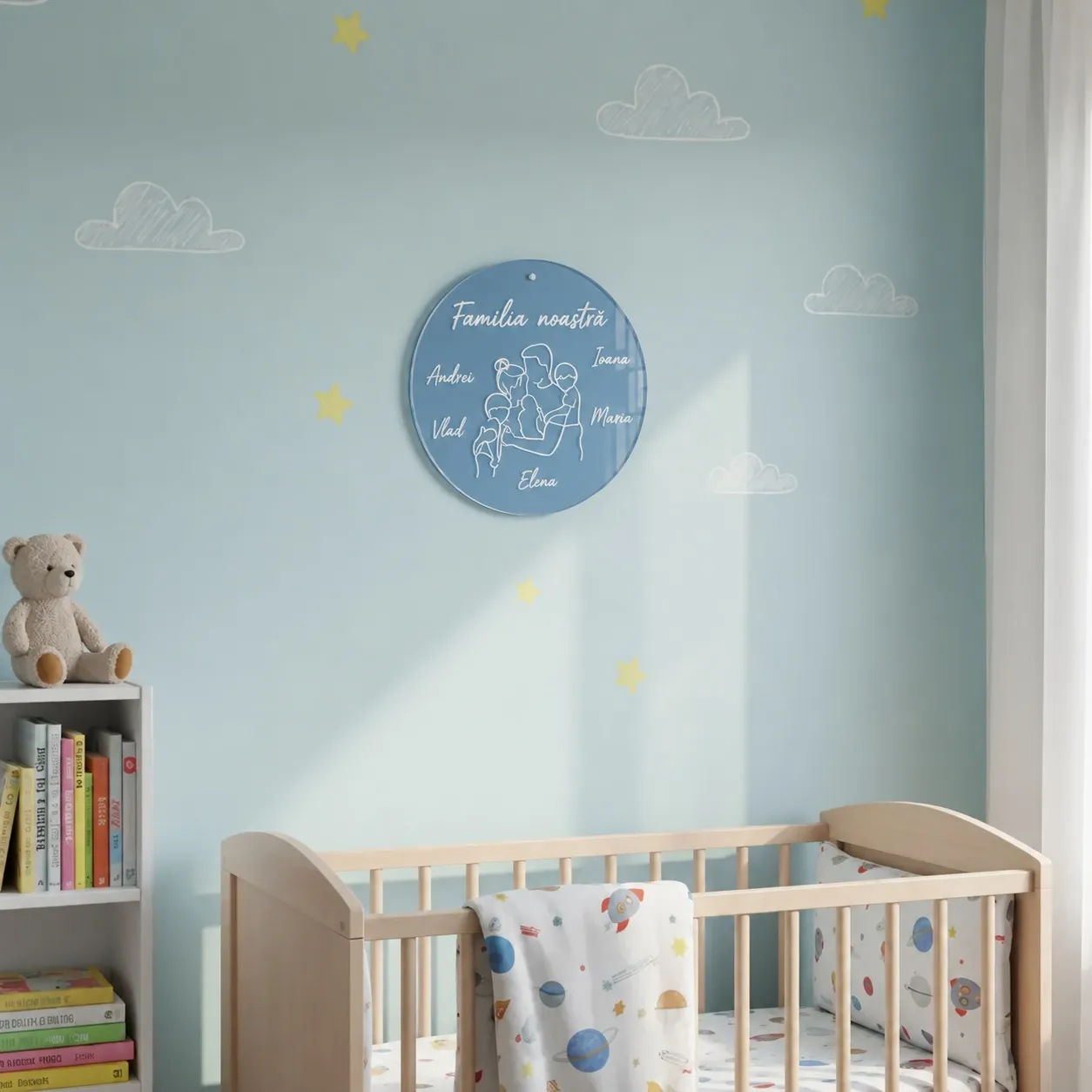 Tableau personnalisé en bois pour famille, avec les noms des membres et illustration line art