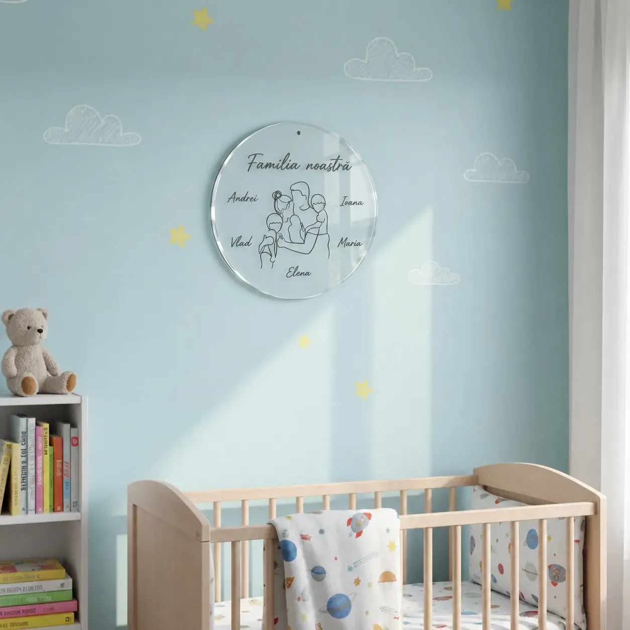Tableau personnalisé en bois pour famille, avec les noms des membres et illustration line art