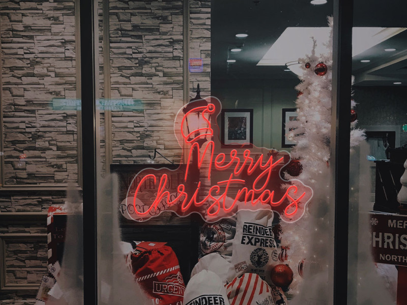 Merry Christmas With Santa Hat - Neon LED Schild
