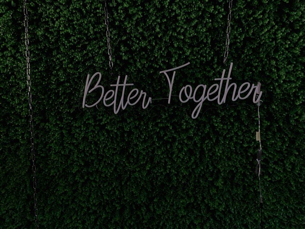 Better Together - Semn Luminos LED Neon de Inchiriat